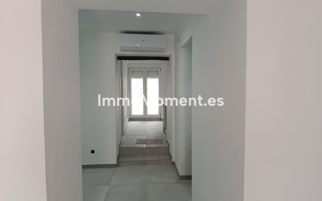 Wiederverkauf - Wohnung -   Inländisch - Alhaurín el Grande Centro