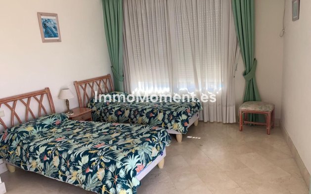 Resale - Apartment - Marbella - Elviria