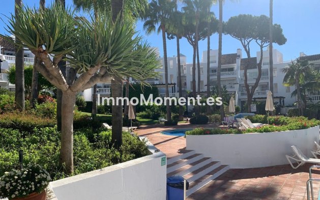 Resale - Apartment - Marbella - Elviria
