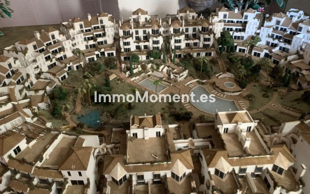 Resale - Apartment - Marbella - Elviria