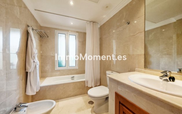 Wiederverkauf - Wohnung - Marbella - Nueva Andalucía