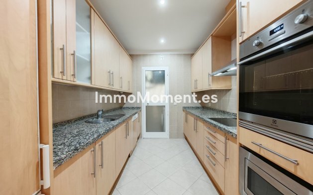 Resale - Apartment - Marbella - Elviria