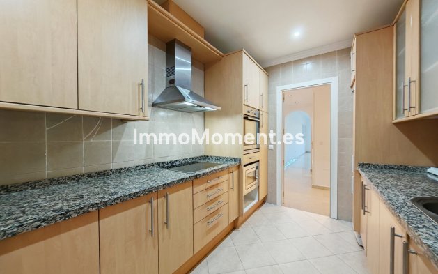 Resale - Apartment - Marbella - Elviria