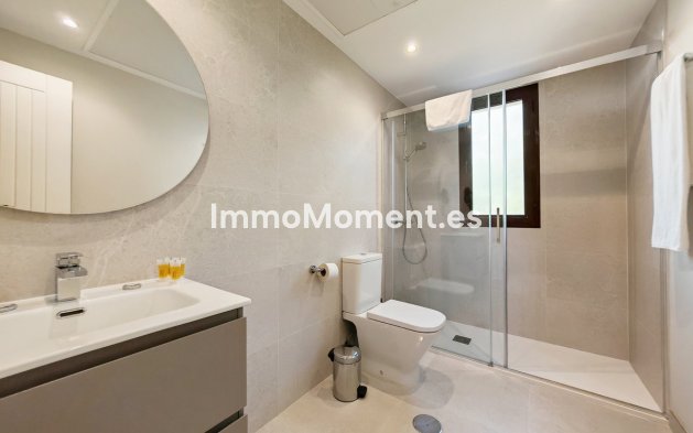 Resale - Apartment - Benahavís - Benahavís Centro