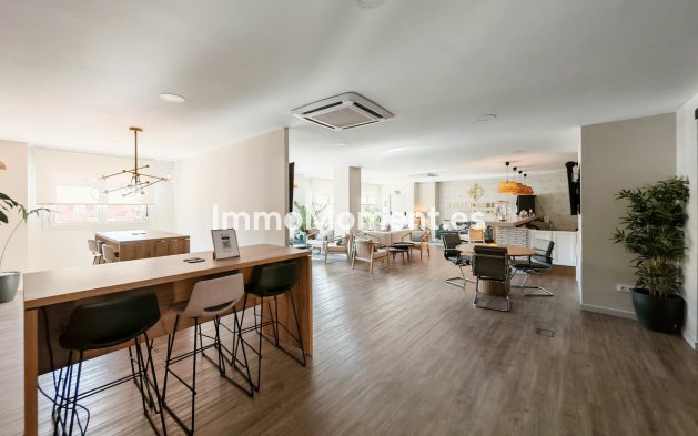 Resale - Apartment - Benahavís - Benahavís Centro