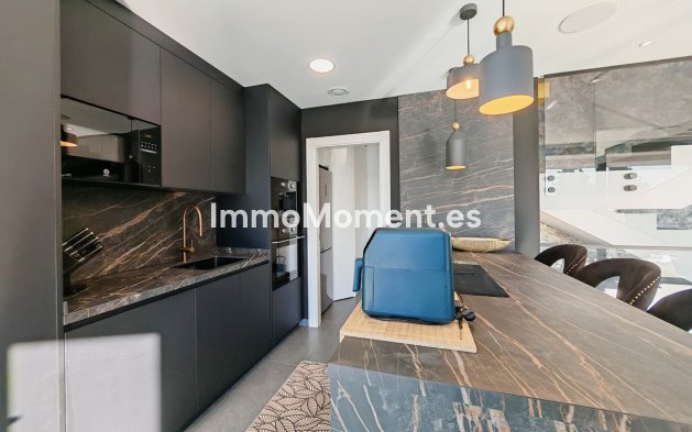 Resale - Villa - Estepona - Valle Romano