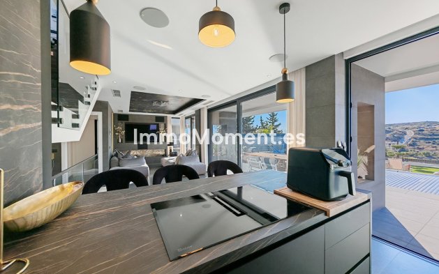 Resale - Villa - Estepona - Valle Romano