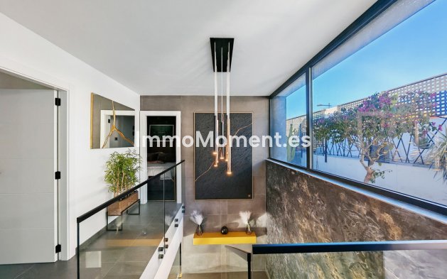 Resale - Villa - Estepona - Valle Romano