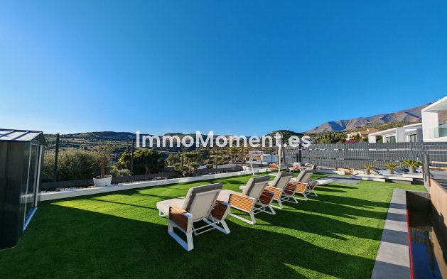 Resale - Villa - Estepona - Valle Romano