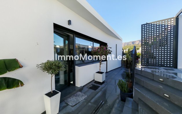 Resale - Villa - Estepona - Valle Romano