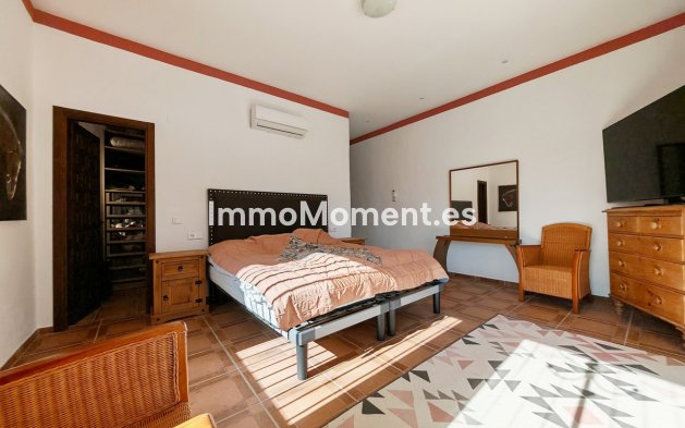 Reventa - Casa de campo - Interior  - Coín