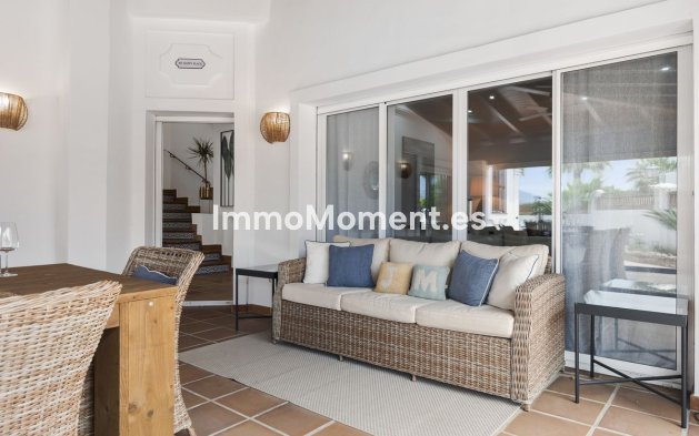 Resale - Villa - Marbella - Las Chapas