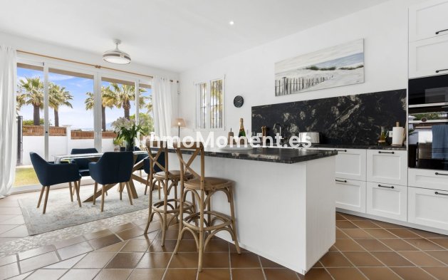 Resale - Villa - Marbella - Las Chapas