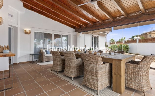 Resale - Villa - Marbella - Las Chapas