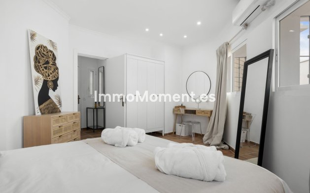 Resale - Villa - Marbella - Las Chapas