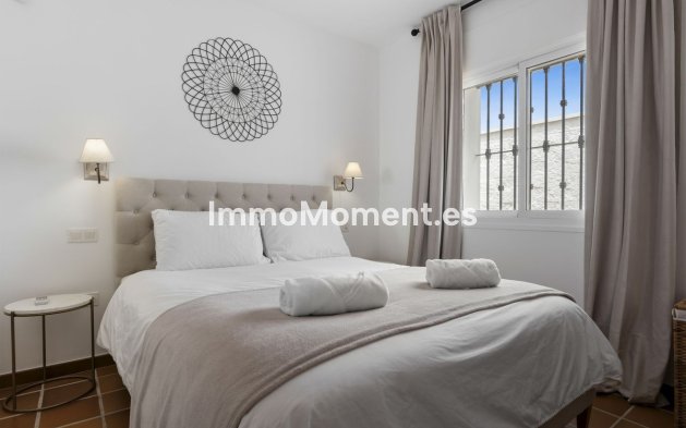 Resale - Villa - Marbella - Las Chapas