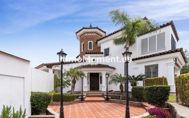 Resale - Villa - Marbella - Las Chapas