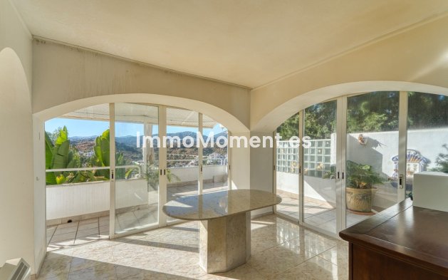 Resale - Villa - Marbella - Nueva Andalucía