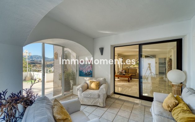 Resale - Villa - Marbella - Nueva Andalucía