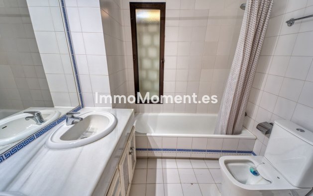 Resale - Villa - Marbella - Nueva Andalucía