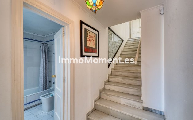 Resale - Villa - Marbella - Nueva Andalucía