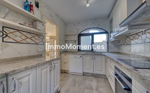 Resale - Villa - Marbella - Nueva Andalucía