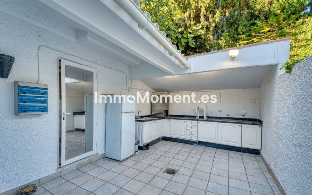 Resale - Villa - Marbella - Nueva Andalucía