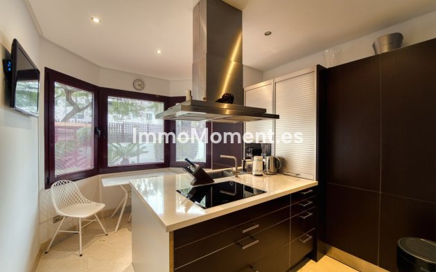 Wiederverkauf - Wohnung - Marbella - Nueva Andalucía