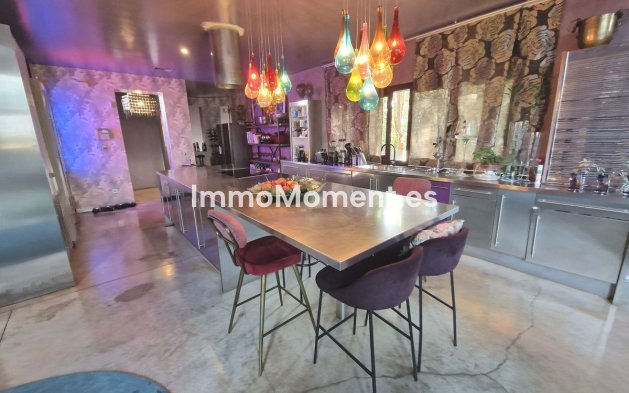 Wiederverkauf - Villa - Estepona  - Estepona Centro