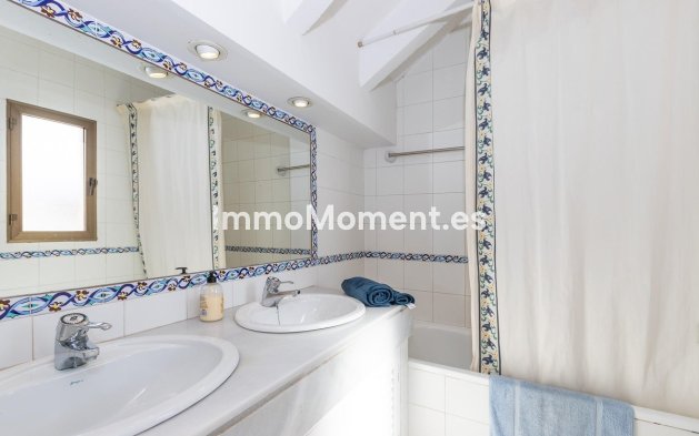 Bestaande woning - Geschakelde woning - Estepona  - Estepona Centro