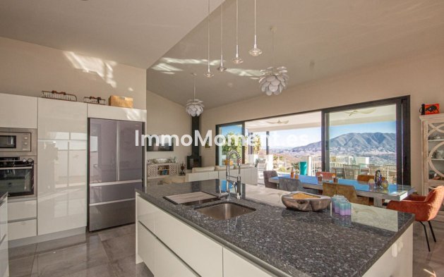 Wiederverkauf - Villa - Marbella - La Mairena