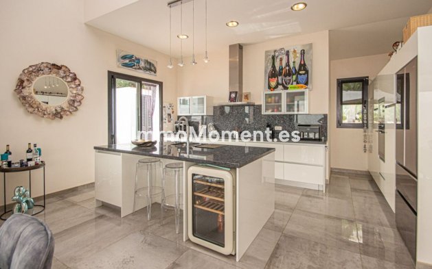 Wiederverkauf - Villa - Marbella - La Mairena