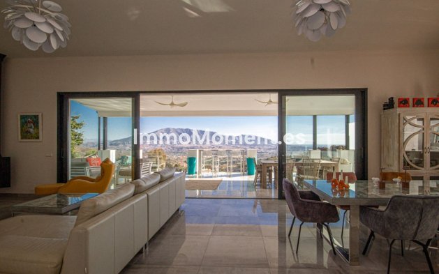 Wiederverkauf - Villa - Marbella - La Mairena