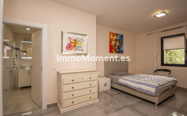 Wiederverkauf - Villa - Marbella - La Mairena