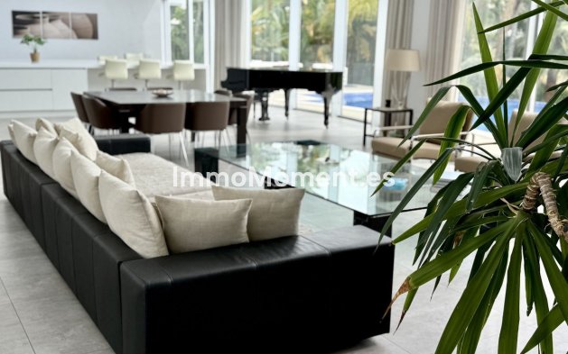 Resale - Villa - Benahavís - Benahavís Centro