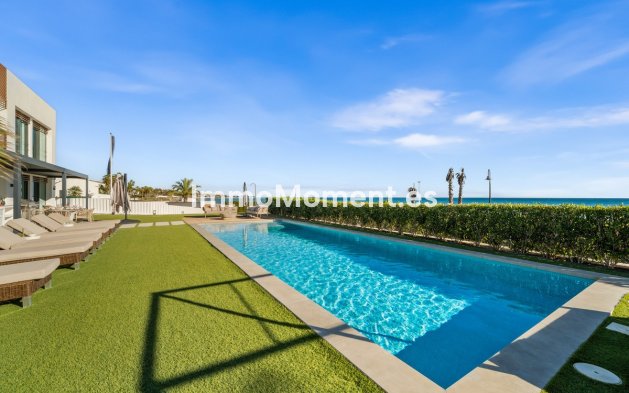 Wiederverkauf - Villa - Estepona  - New Golden Mile