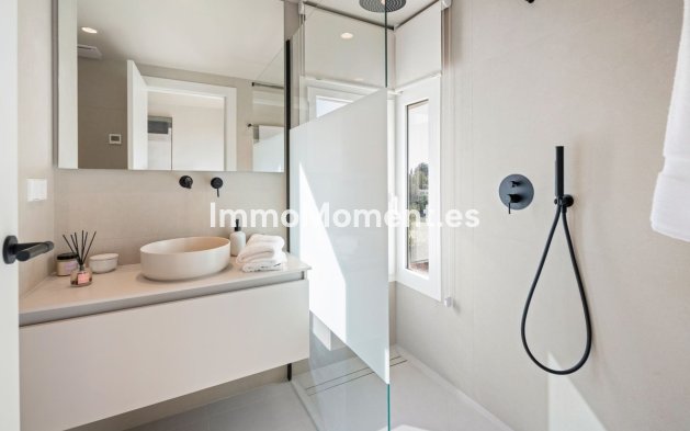 Resale - Apartment - Benahavís - La Quinta