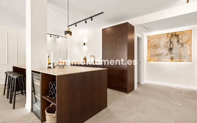 Resale - Apartment - Benahavís - La Quinta