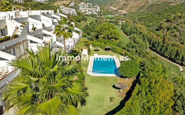 Resale - Apartment - Benahavís - La Quinta