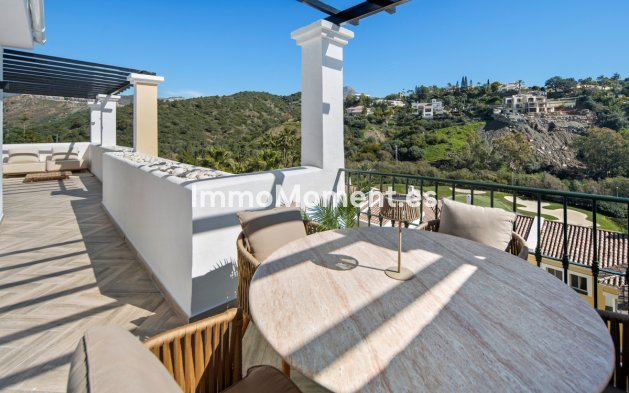 Resale - Apartment - Benahavís - La Quinta