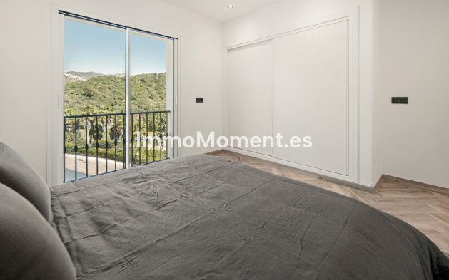 Resale - Apartment - Benahavís - La Quinta