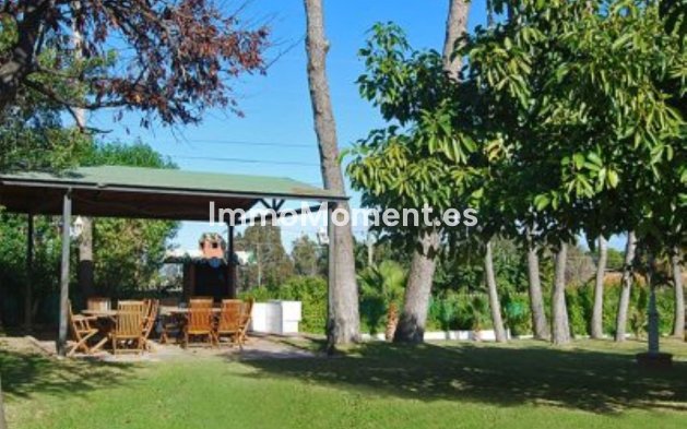 Wiederverkauf - Villa -   Inländisch - Alhaurín de la Torre