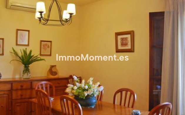 Wiederverkauf - Villa -   Inländisch - Alhaurín de la Torre