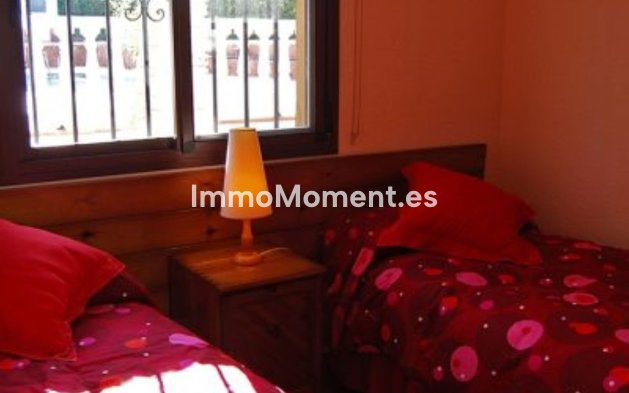 Wiederverkauf - Villa -   Inländisch - Alhaurín de la Torre