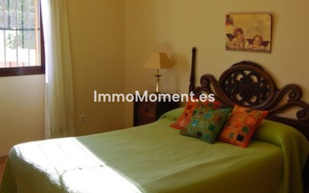 Wiederverkauf - Villa -   Inländisch - Alhaurín de la Torre