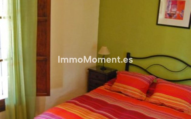 Wiederverkauf - Villa -   Inländisch - Alhaurín de la Torre