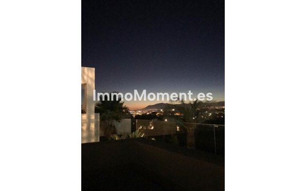 Resale - Villa - Marbella - Río Real