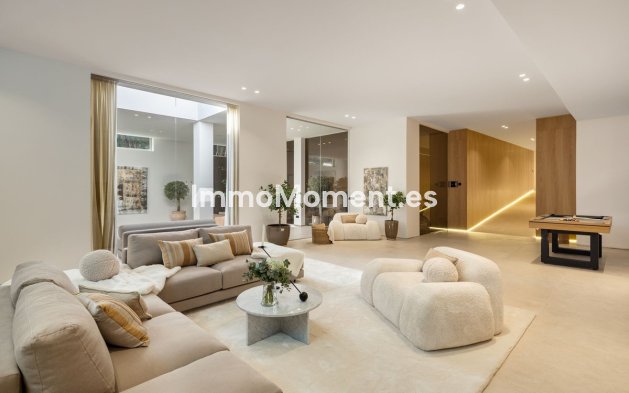 Wiederverkauf - Villa - Marbella - Nueva Andalucía