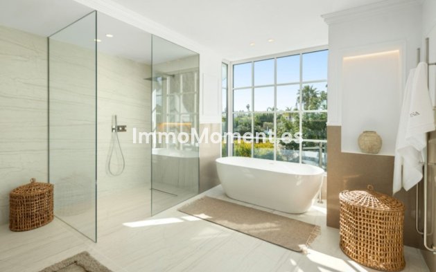 Wiederverkauf - Villa - Marbella - Nueva Andalucía