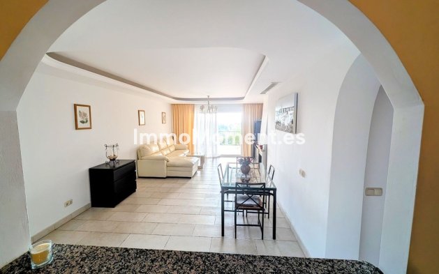 Resale - Apartment - Benahavís - Benahavís Centro
